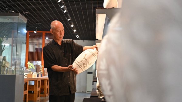 兴盛网 登封窑瓷器，非遗与消费的双向奔赴 | 金融促消费②