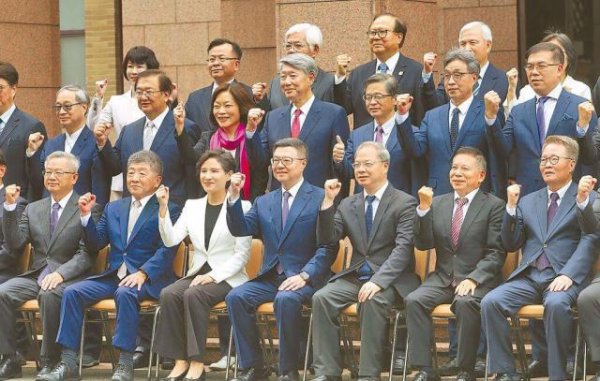 博远配资 台媒：台当局新“内阁”最快明天宣布，改组达9人